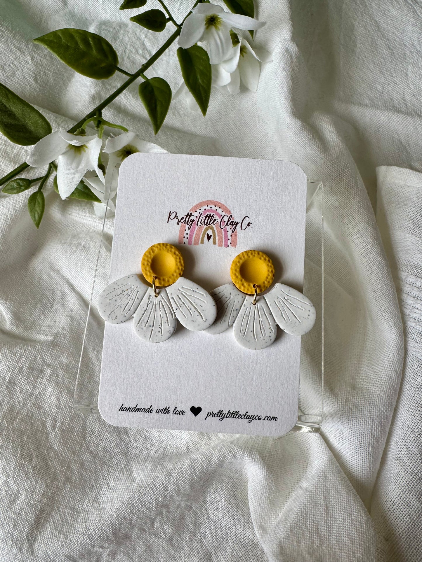 Hello Spring Daisies