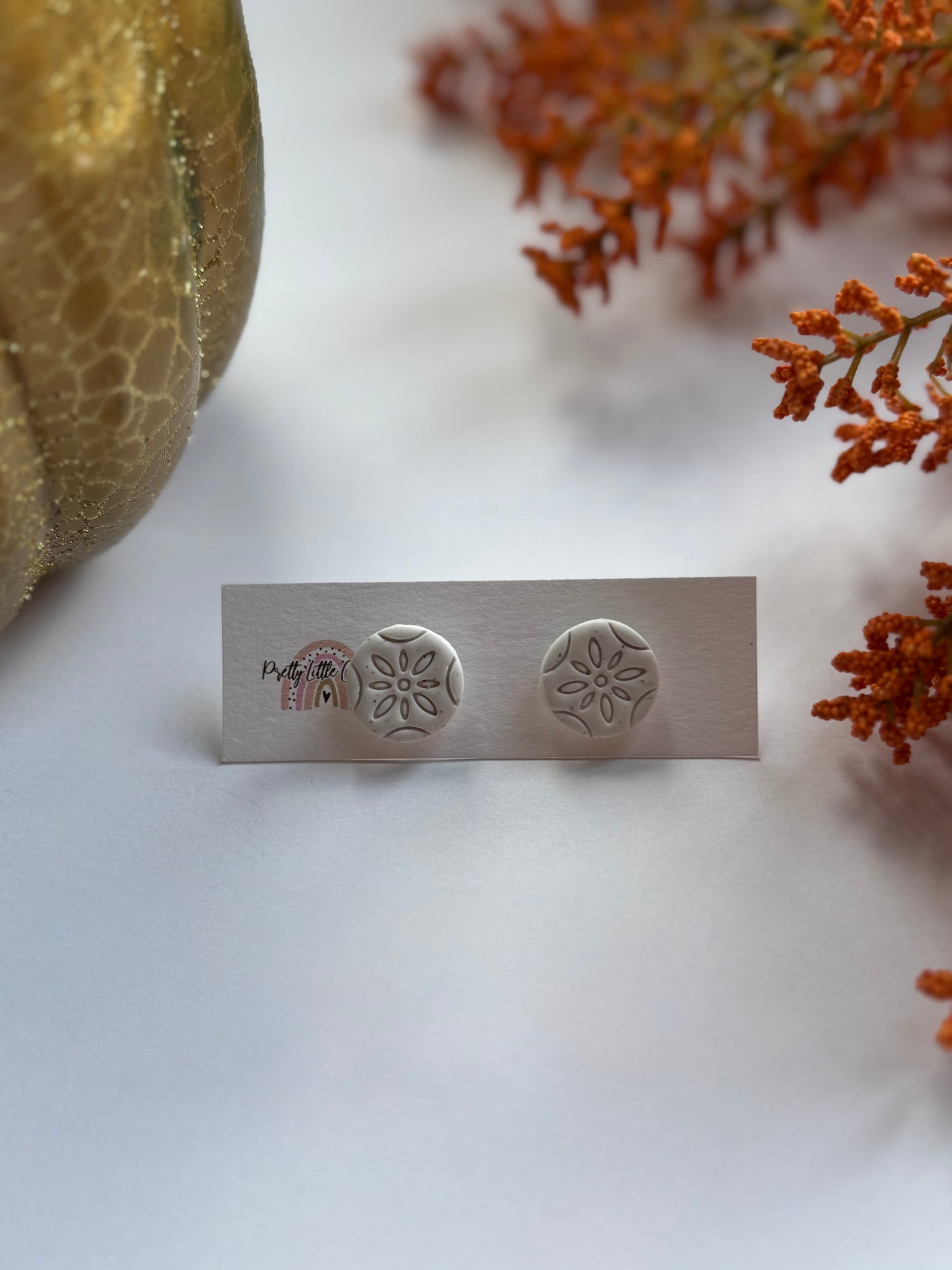 Lyla Studs (speckled white)