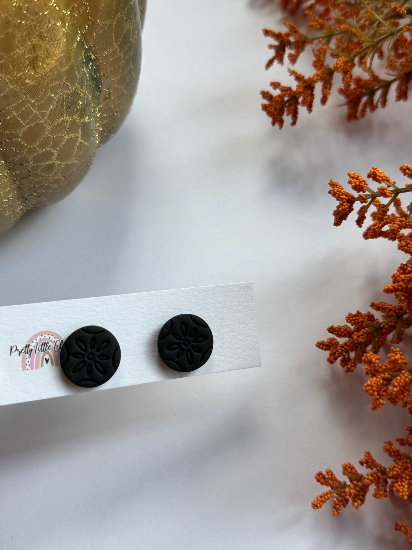 Lyla Studs (black)
