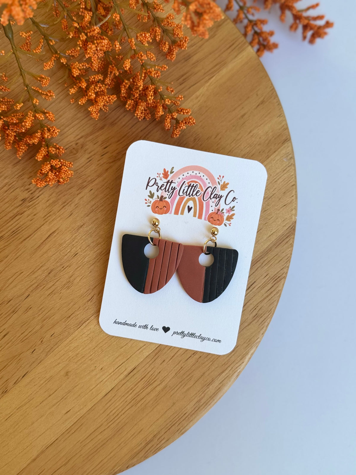 Daphne (rust/black)