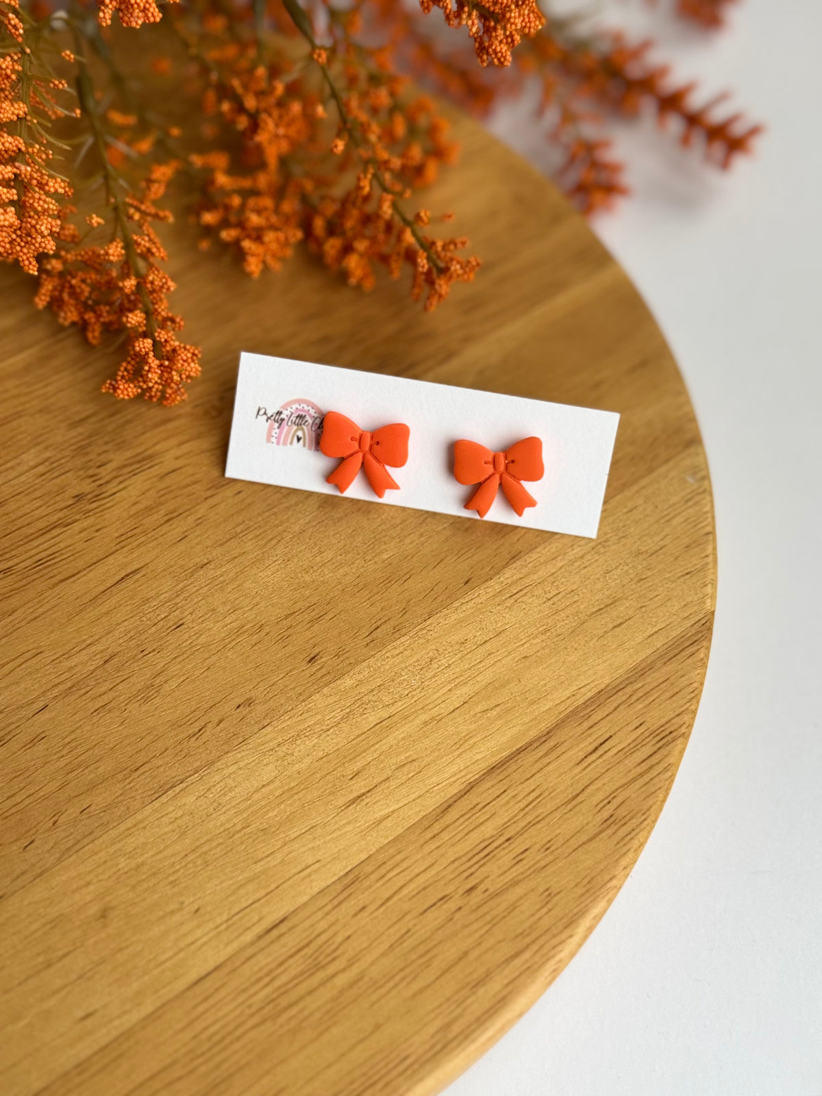 Bow Studs (orange)