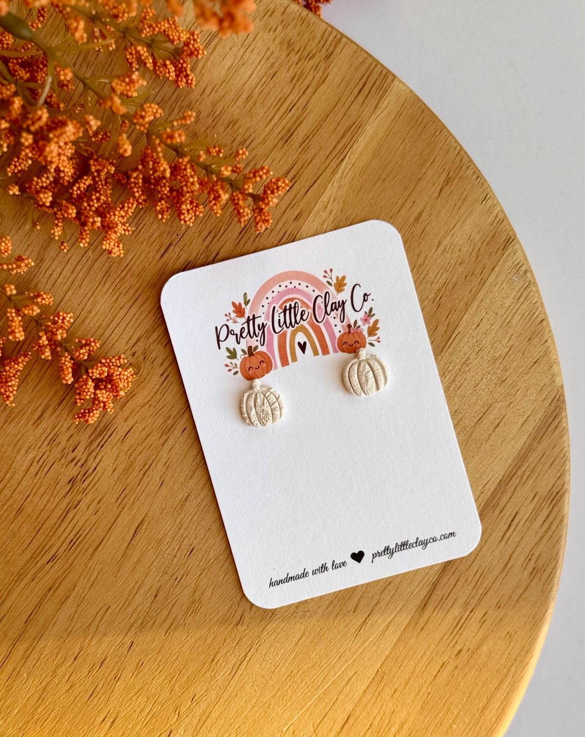 Textured Pumpkin Studs (cream)