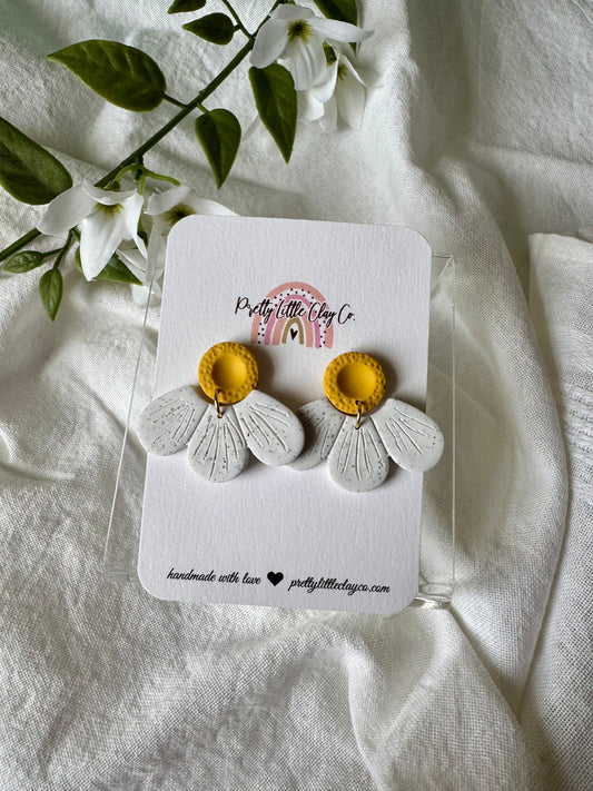 Hello Spring Daisies
