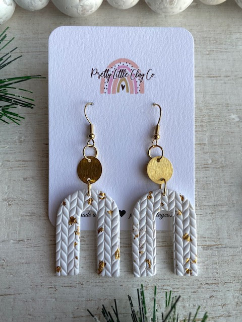 Sweater Dangle (gold flecks)