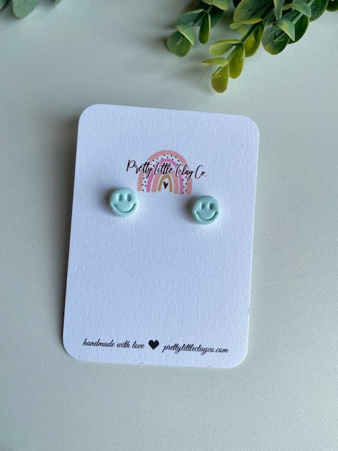 Smiley Studs (mint green)